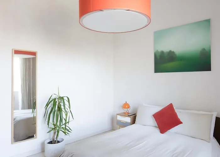 Treetop Guest house 2*